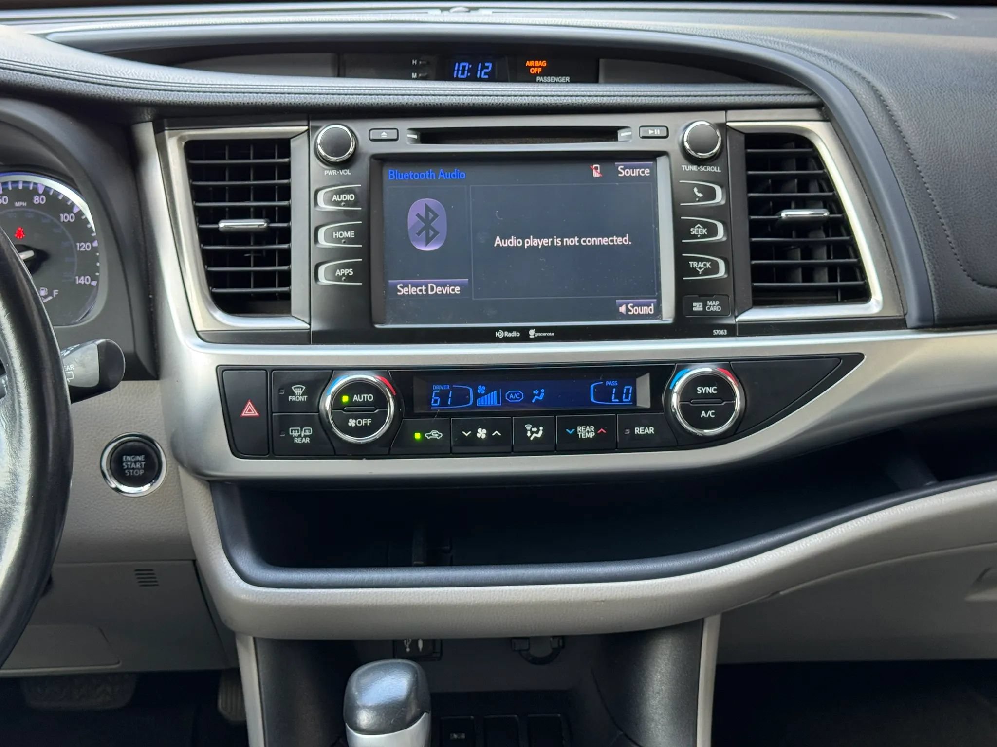 Used 2014 Toyota Highlander XLE FWD image 16