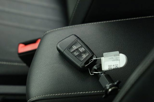 Certified 2022 Volkswagen Tiguan SE w/ Panoramic Sunroof Package image 42