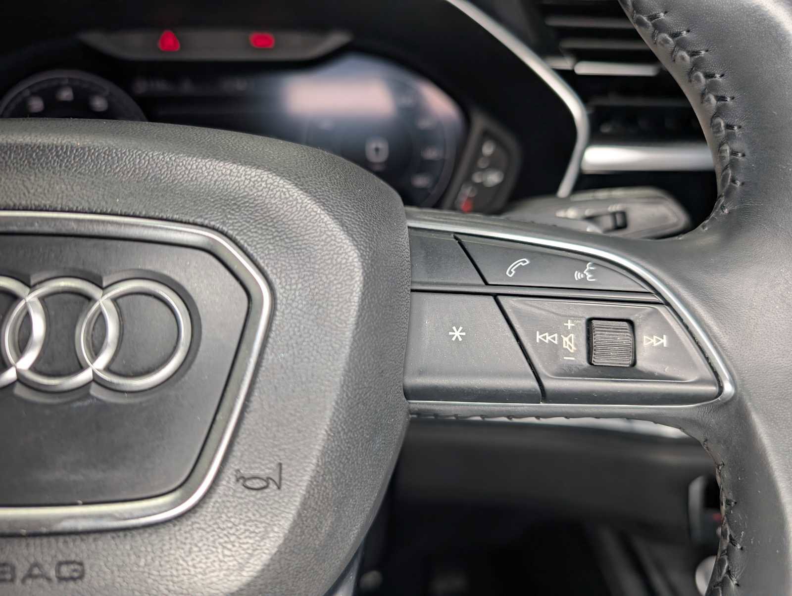 Used 2020 Audi Q3 2.0T Premium Plus image 32