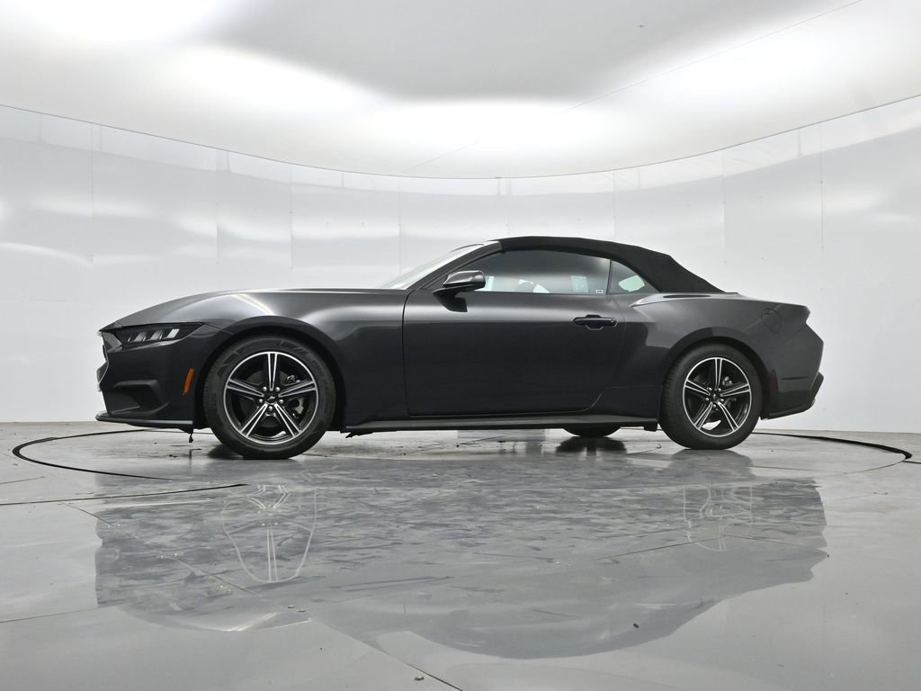 Used 2024 Ford Mustang Convertible image 49