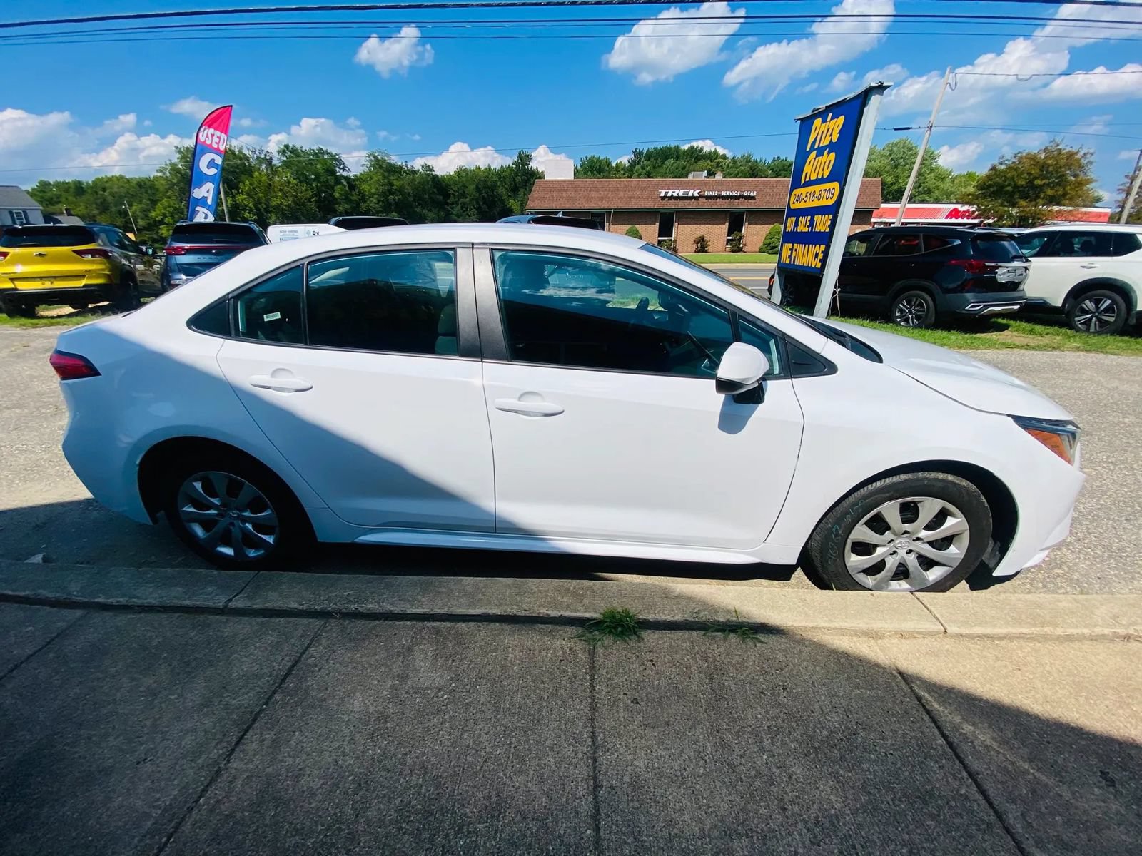 Used 2025 Toyota Corolla LE FWD image 5
