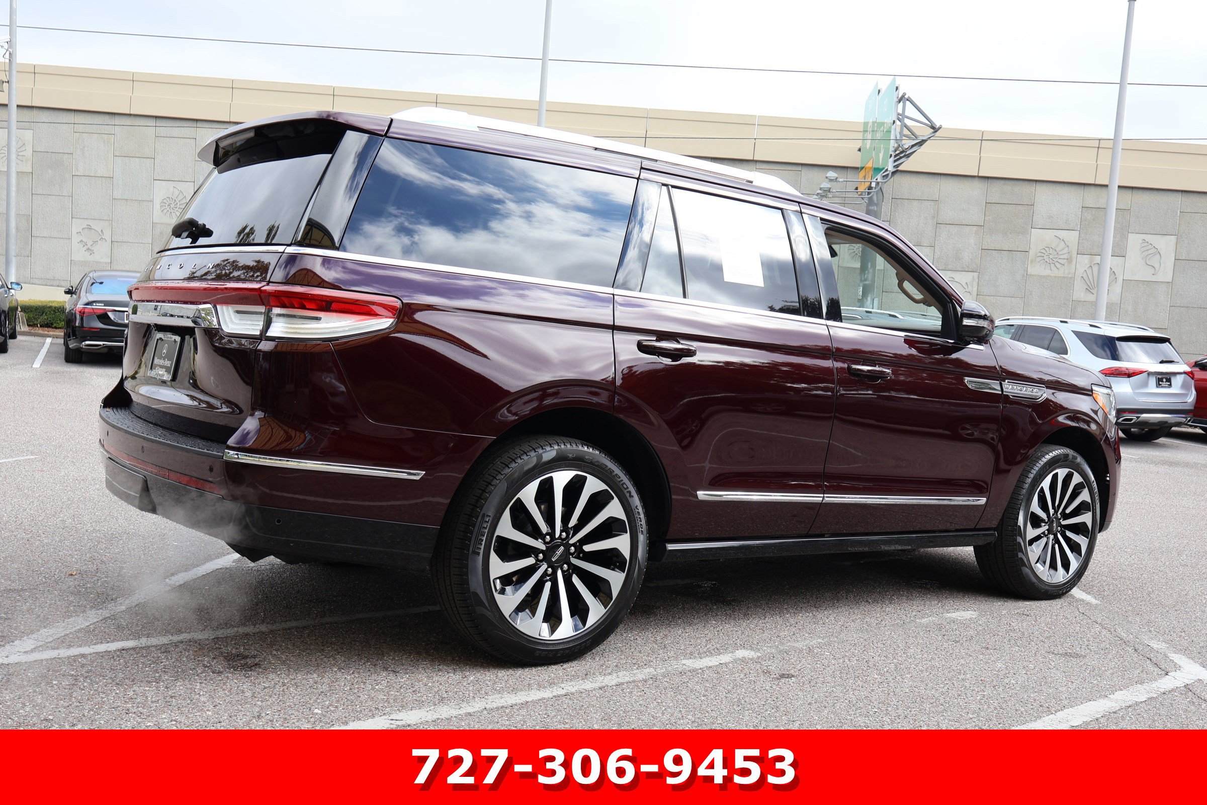 Used 2024 Lincoln Navigator Reserve image 9