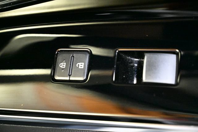 Used 2023 Subaru Solterra AWD image 63