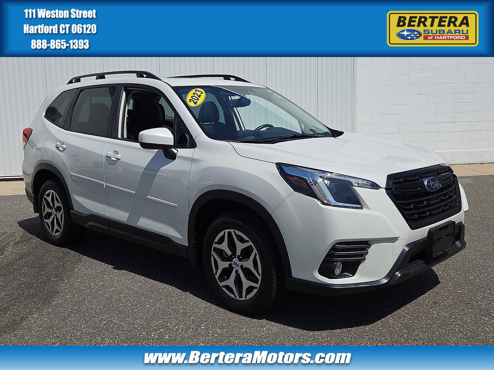 Used 2023 Subaru Forester Premium AWD/4WD image 1