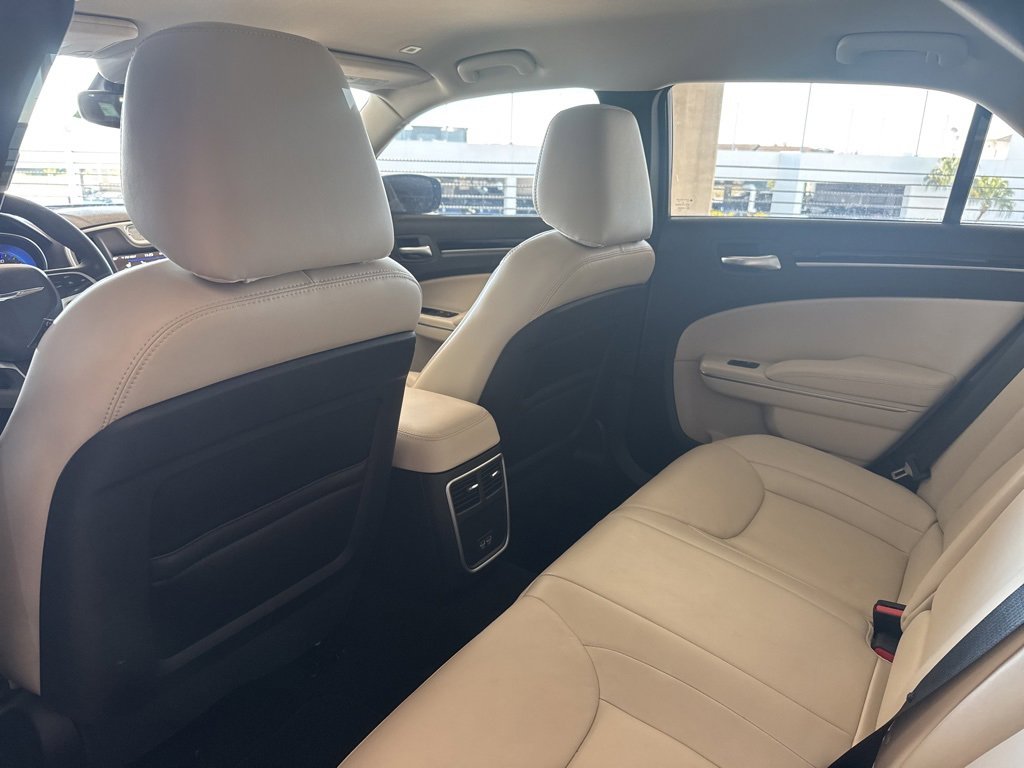 Used 2023 Chrysler 300 Touring L image 17