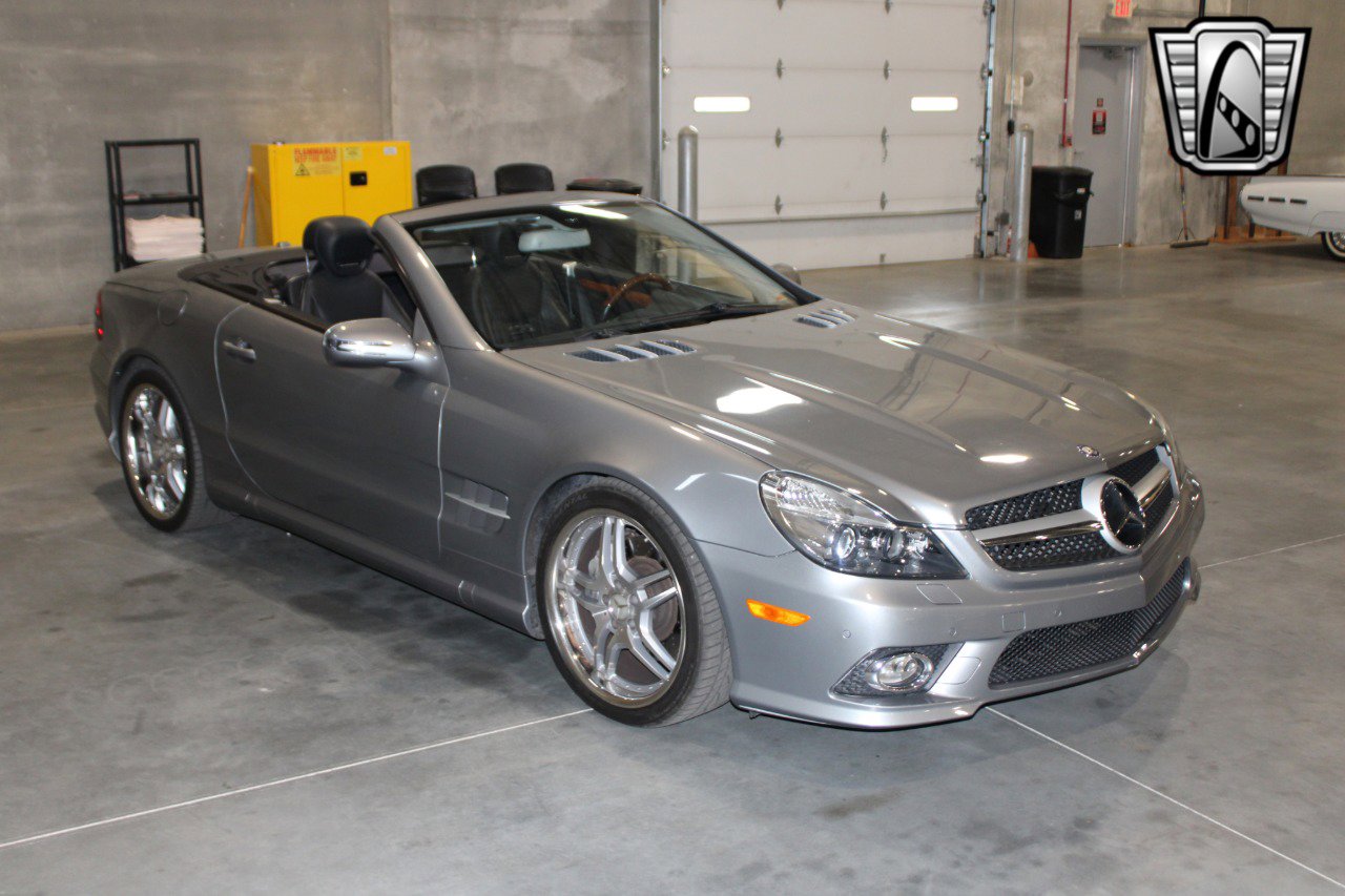 Used 2011 Mercedes-Benz SL 550 image 7