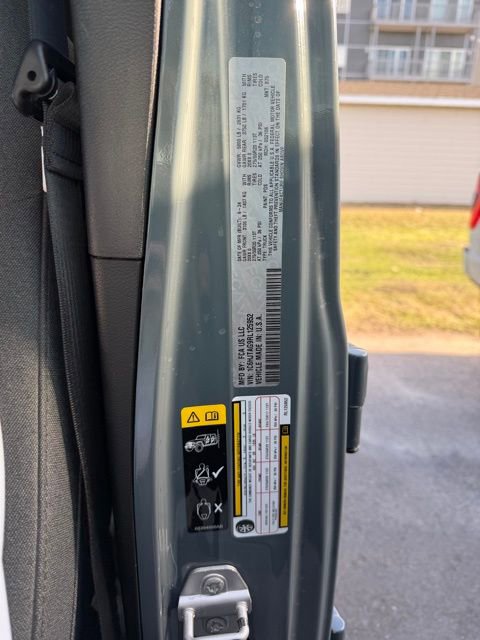 Used 2024 Jeep Gladiator Sport AWD/4WD image 19