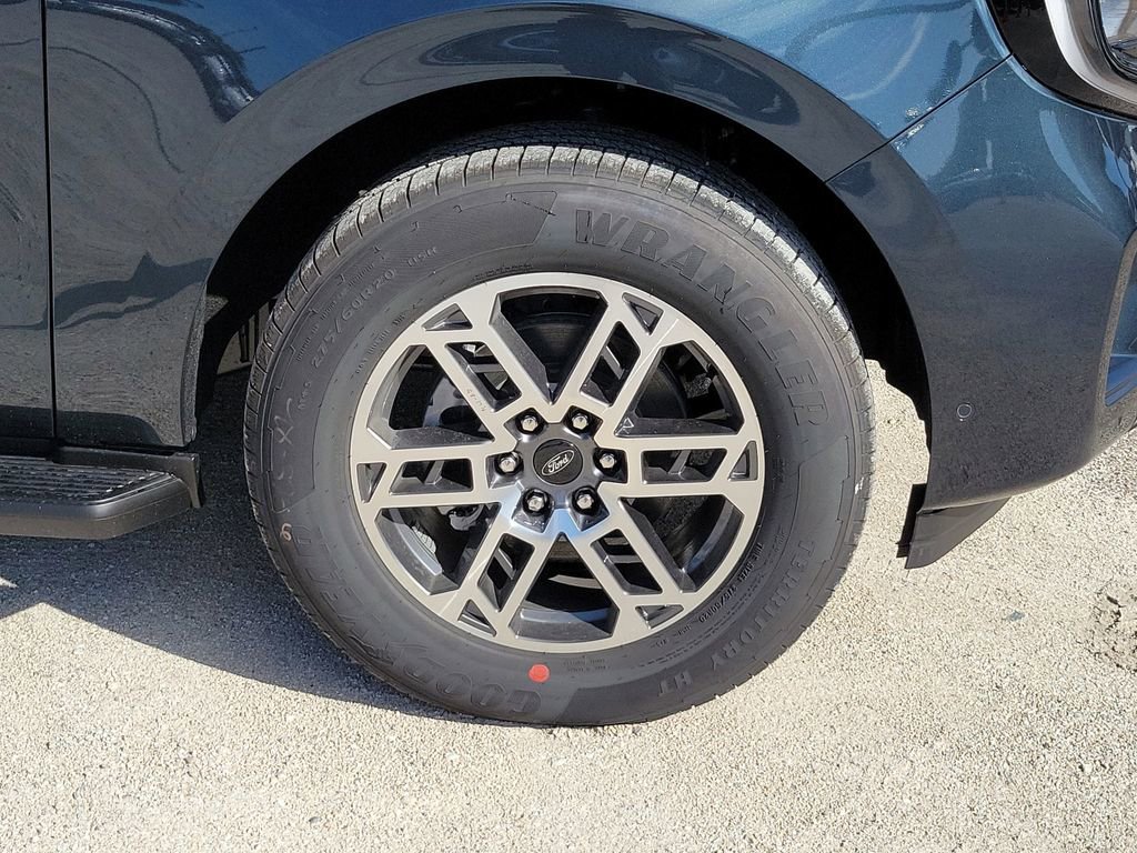 New 2025 Ford Expedition Active image 7
