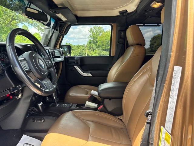 Used 2015 Jeep Wrangler Unlimited Sahara AWD/4WD image 16