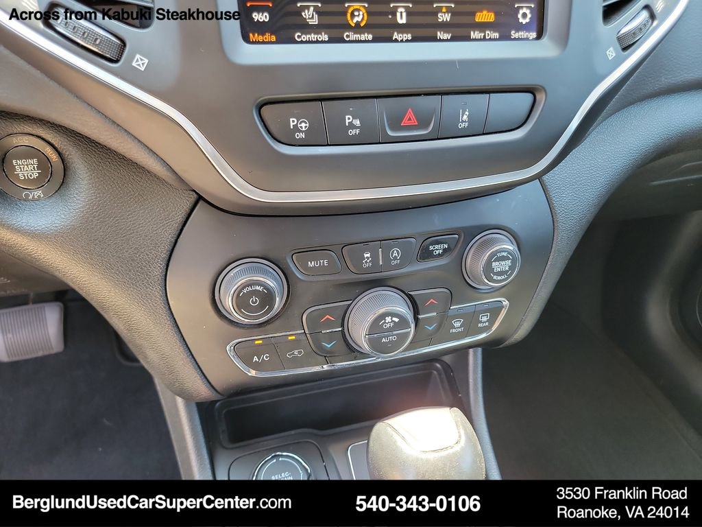 Used 2023 Jeep Cherokee Altitude Lux image 33