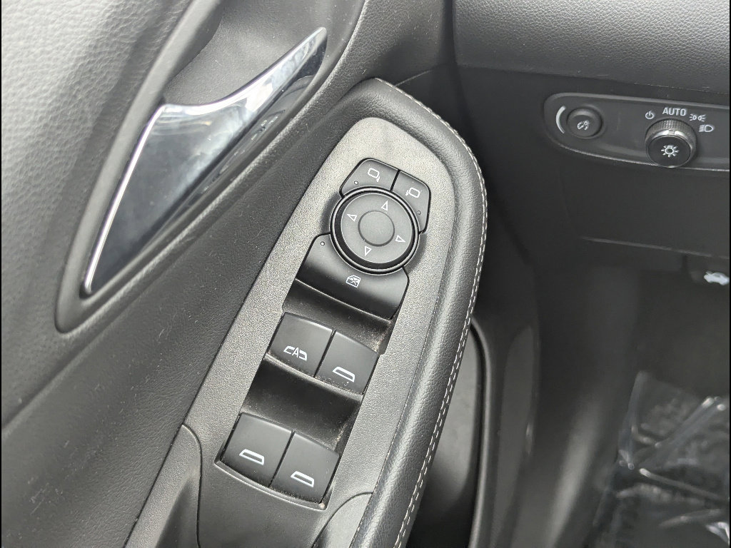 Used 2023 Buick Encore GX Preferred w/ Cold Weather Comfort Package FWD image 27