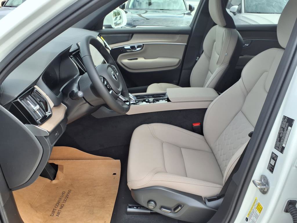 New 2026 Volvo XC90 B5 Plus w/ Protection Package Premier image 13