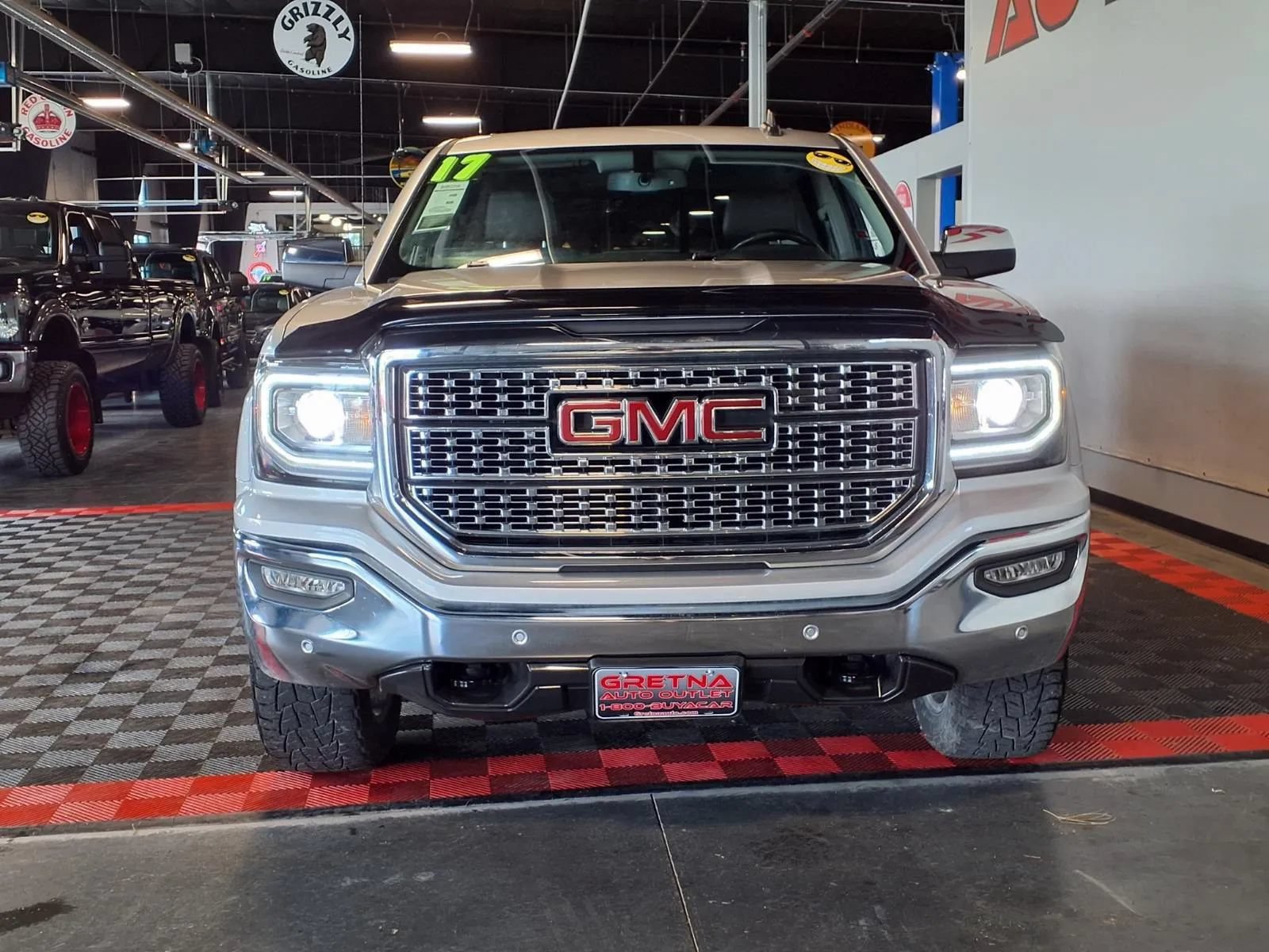 Used 2017 GMC Sierra 1500 SLT w/ SLT Premium Package AWD/4WD image 2