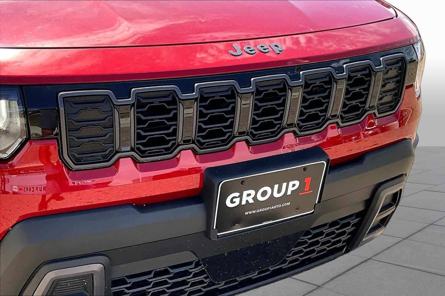 Used 2026 Jeep Cherokee Laredo AWD/4WD image 37
