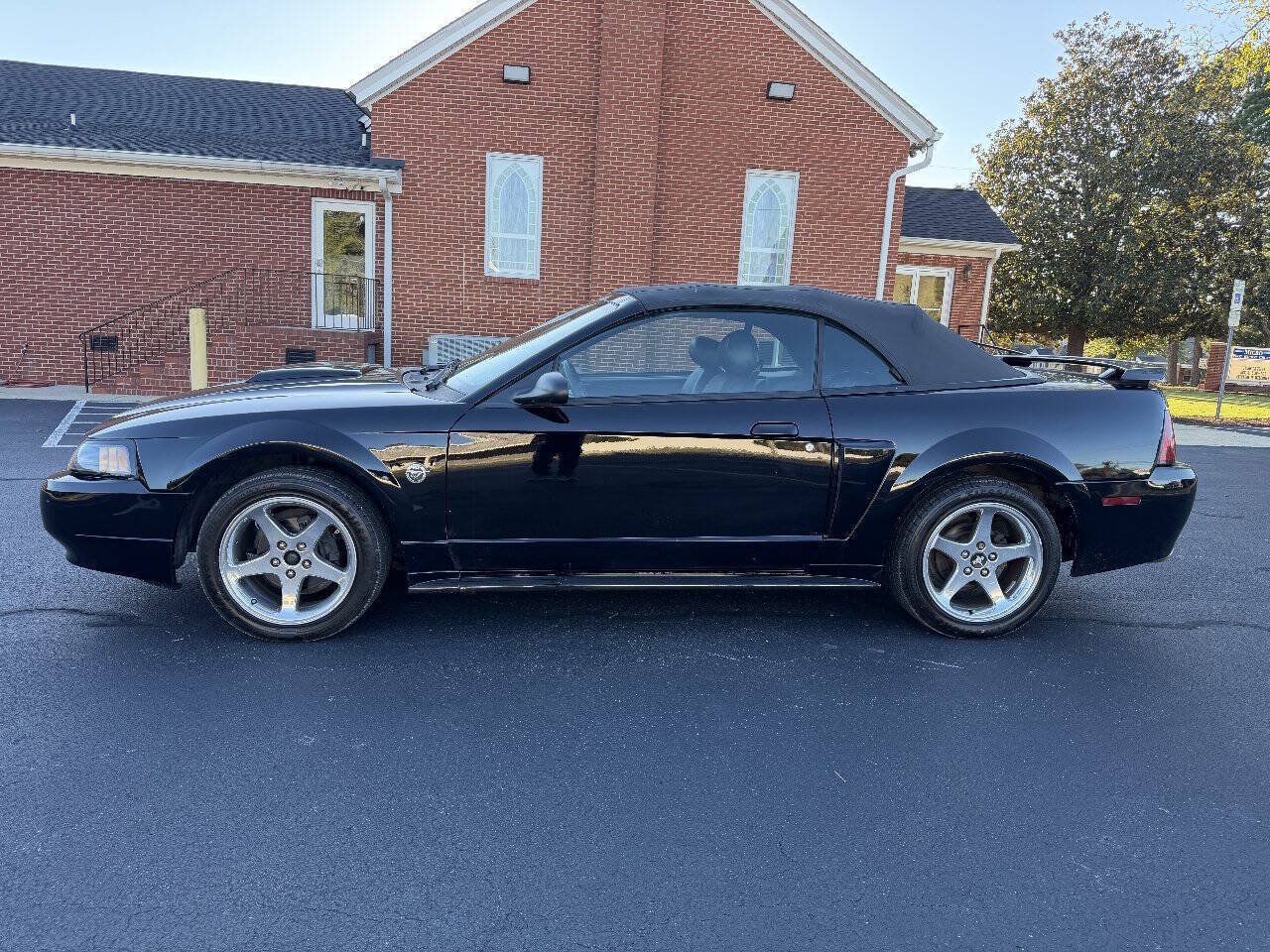 Used 2004 Ford Mustang GT RWD image 16