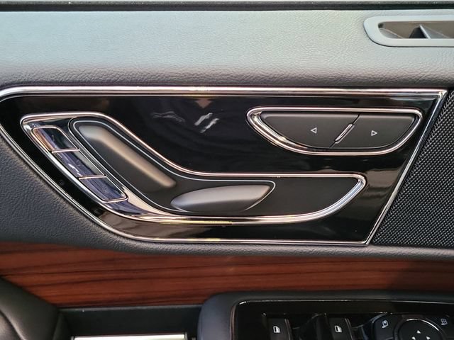 Used 2024 Lincoln Navigator Premiere AWD/4WD image 15