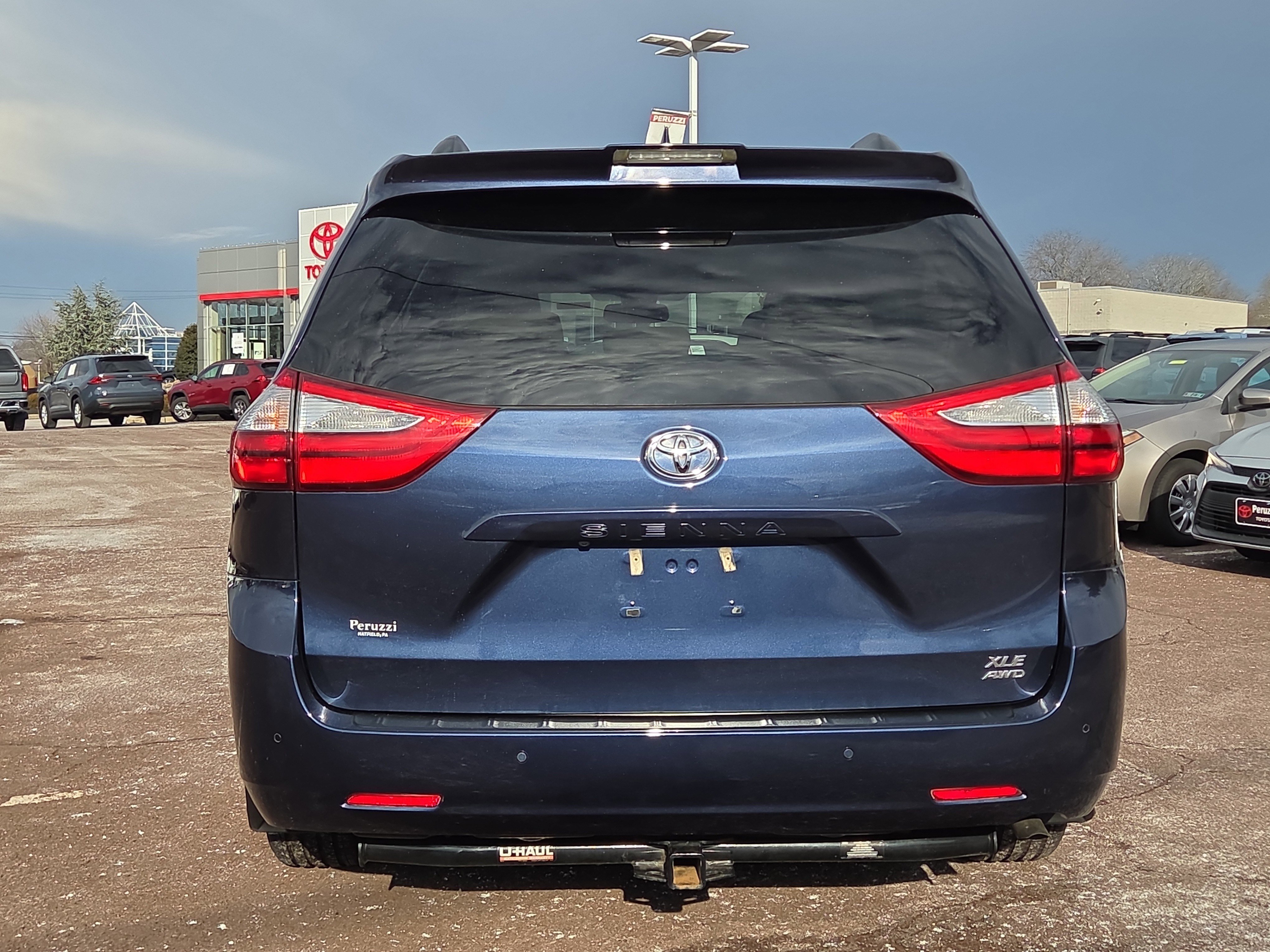 Certified 2019 Toyota Sienna XLE image 4