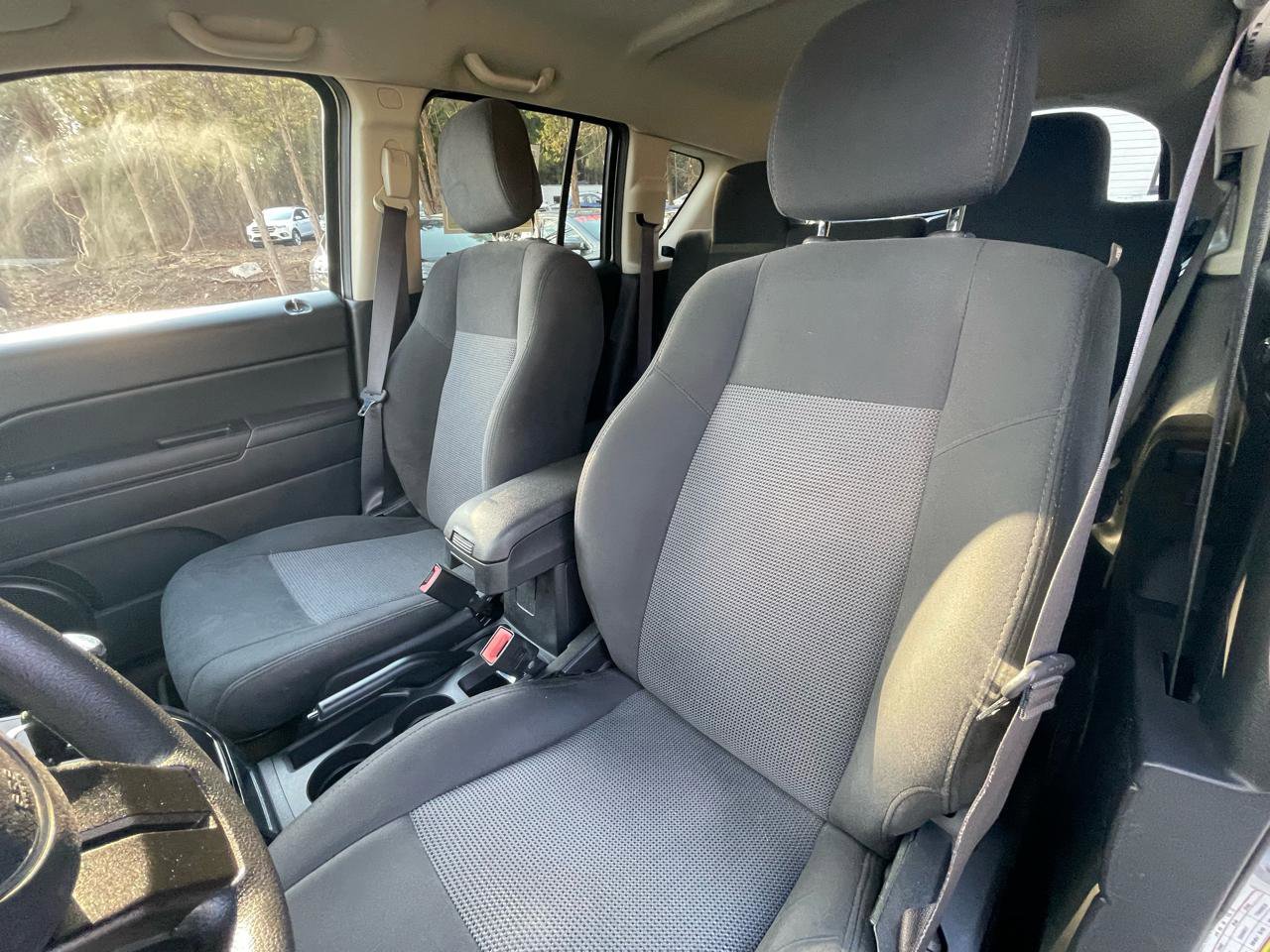 Used 2016 Jeep Compass Sport w/ Power Value Group image 17