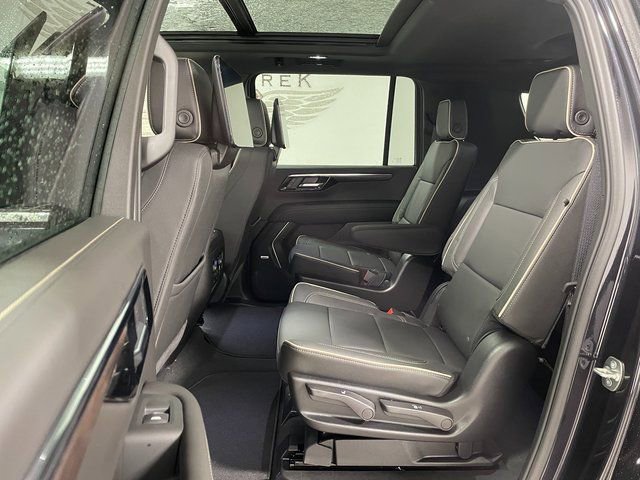 New 2026 Chevrolet Suburban Premier image 21