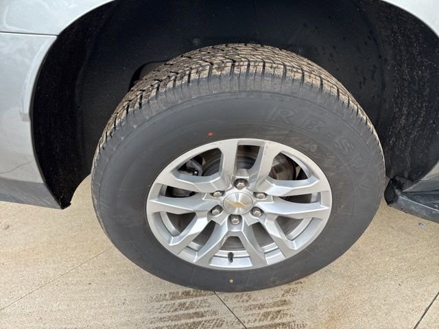 Used 2023 Chevrolet Suburban LT image 10