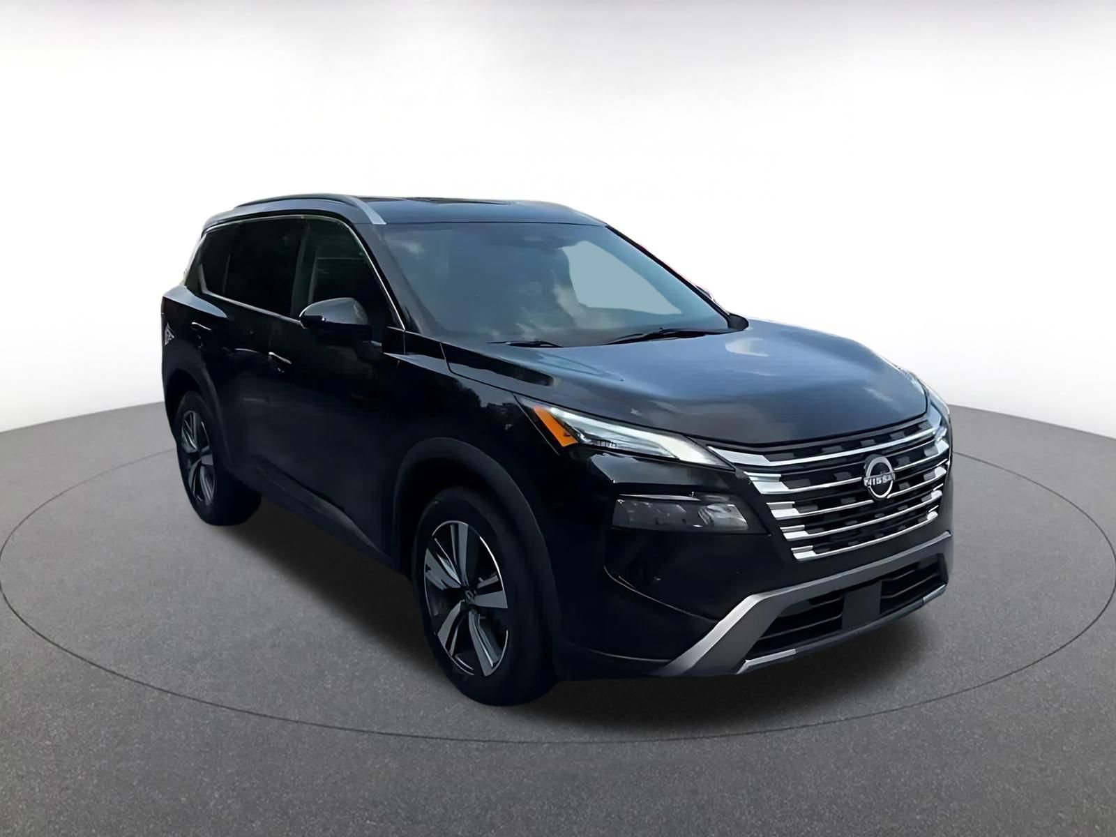 Used 2026 Nissan Rogue SL FWD image 3