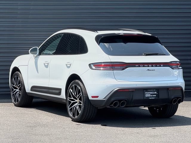 Certified 2026 Porsche Macan AWD/4WD image 3