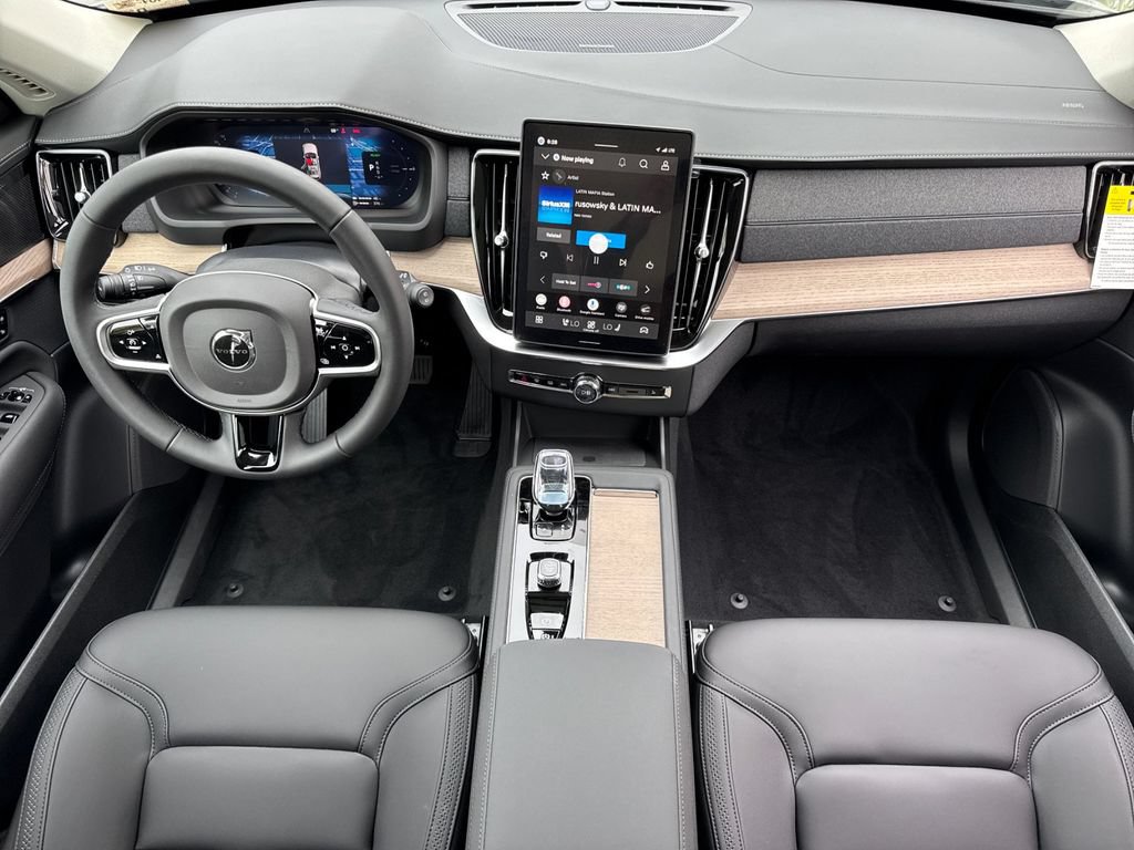 New 2026 Volvo XC90 T8 Plus w/ Protection Package AWD/4WD image 12