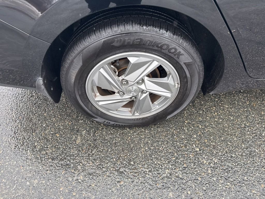 Used 2026 Hyundai Elantra SE image 13