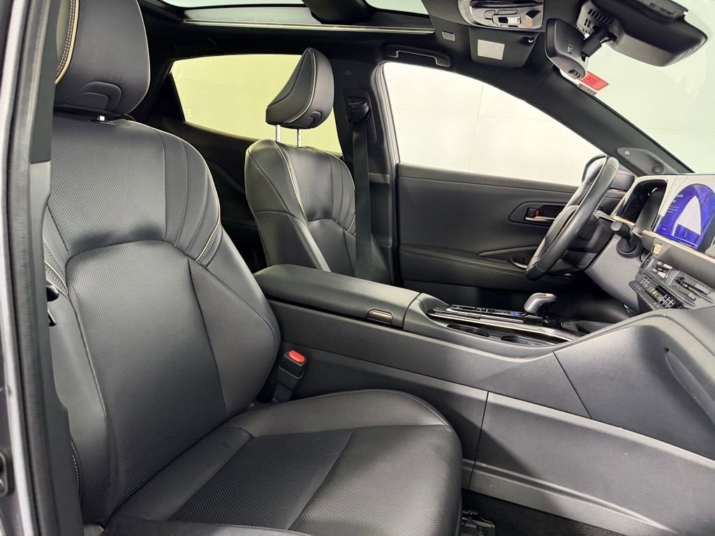 Used 2024 Toyota Crown Limited image 32