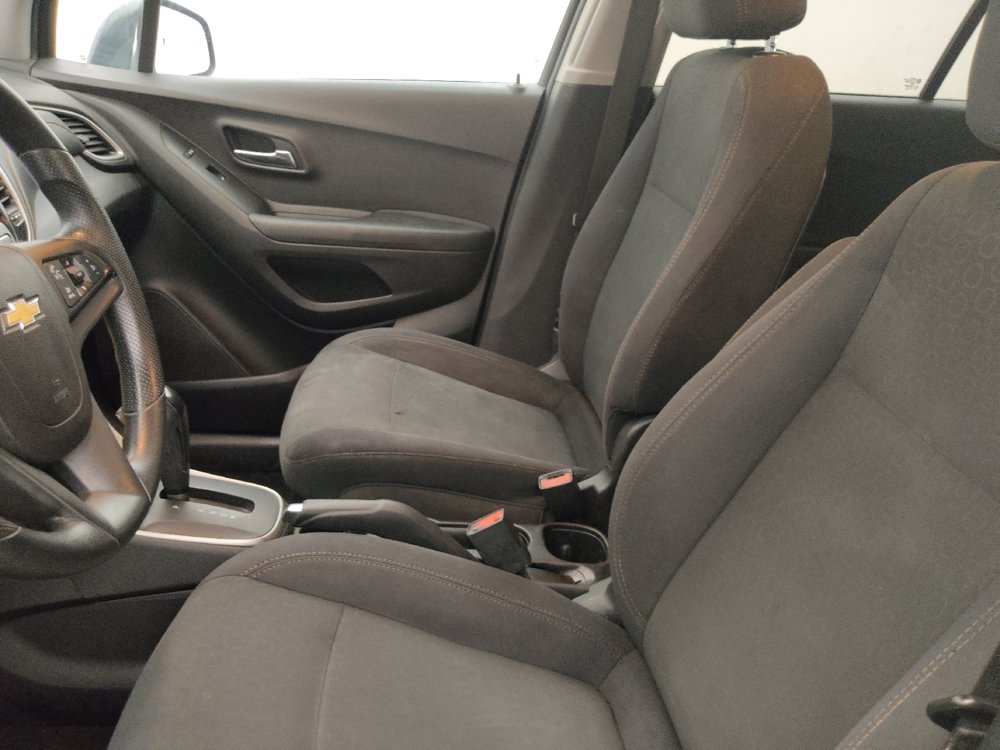 Used 2020 Chevrolet Trax LS w/ Tint and Cruise Package FWD image 17
