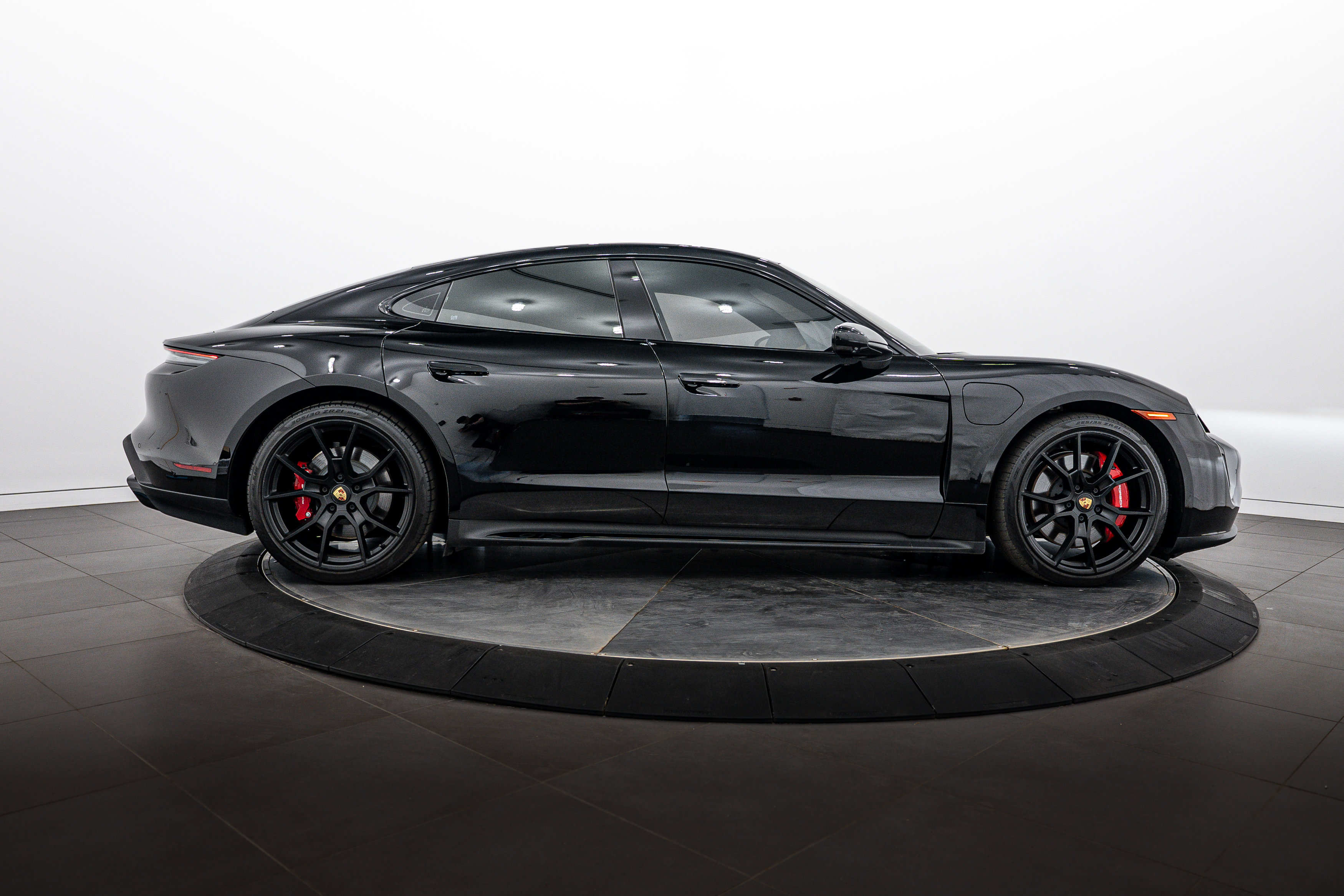 Certified 2024 Porsche Taycan GTS AWD/4WD image 8