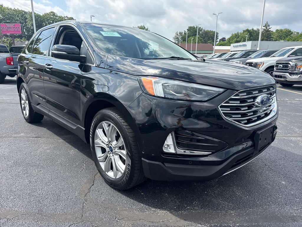 Used 2019 Ford Edge Titanium w/ Equipment Group 301A AWD/4WD image 4