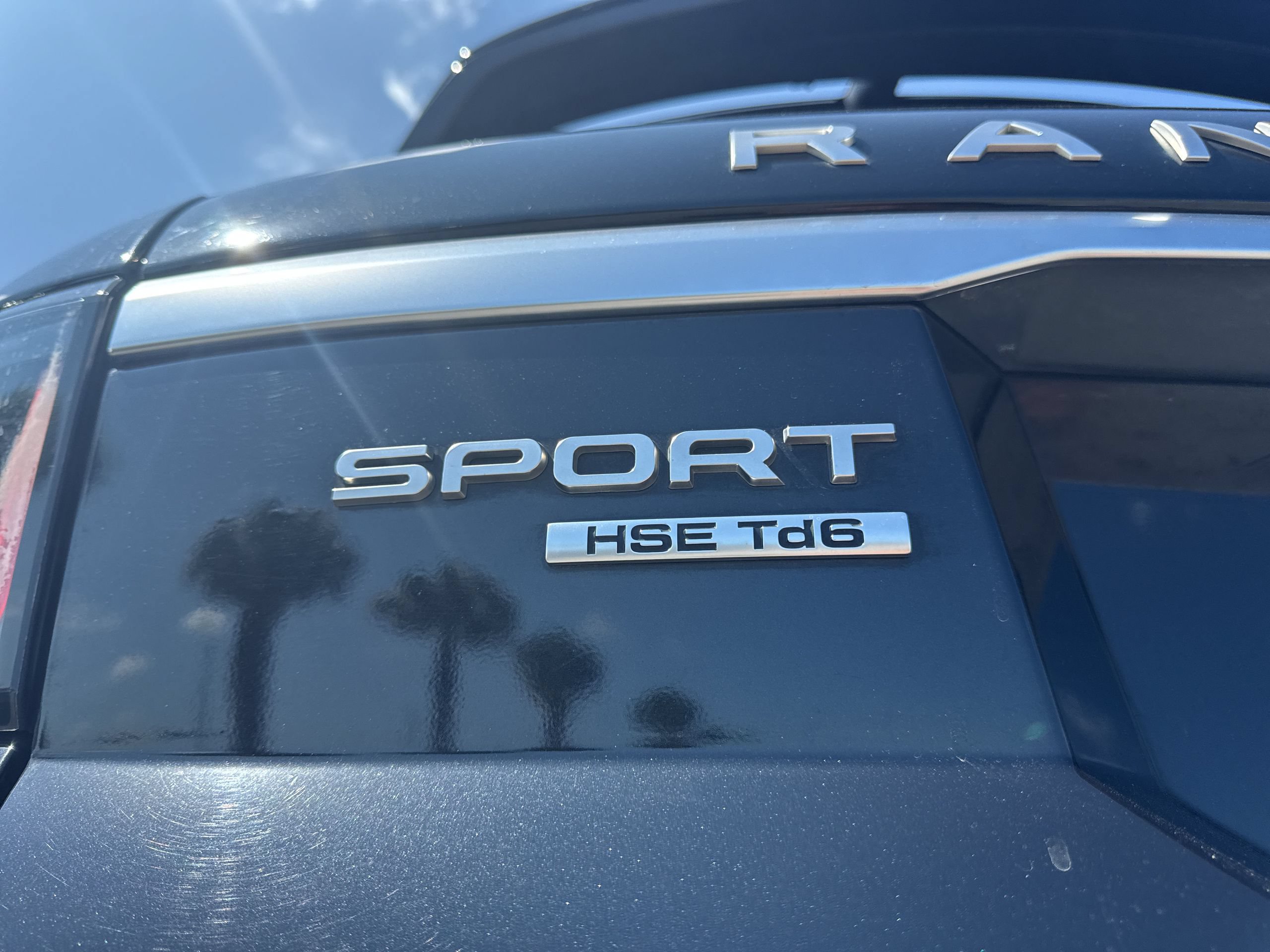 Used 2019 Land Rover Range Rover Sport HSE AWD/4WD image 12