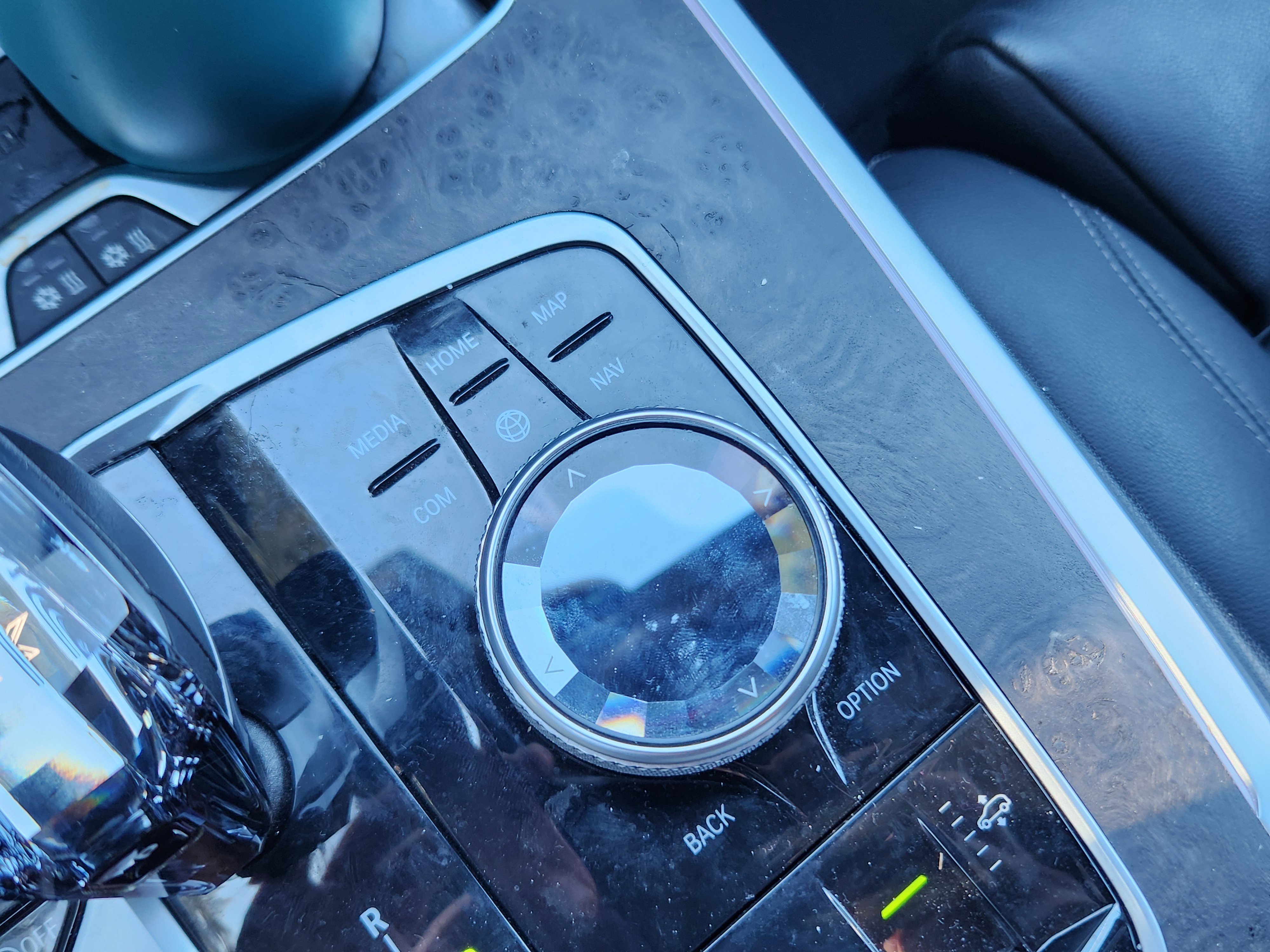 Used 2021 BMW X7 M50i w/ Executive Package image 29