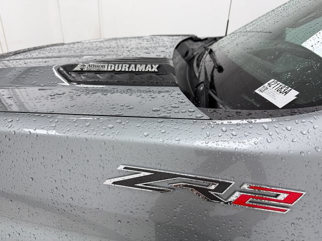 Used 2024 Chevrolet Silverado 2500 ZR2 w/ Technology Package AWD/4WD image 9