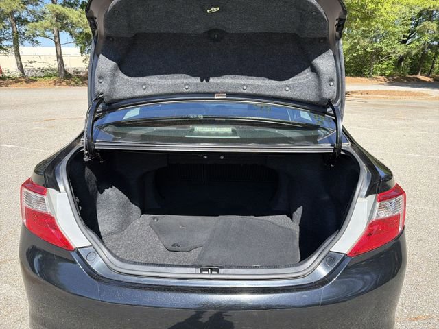 Used 2014 Toyota Camry SE w/ Leather Package FWD image 25