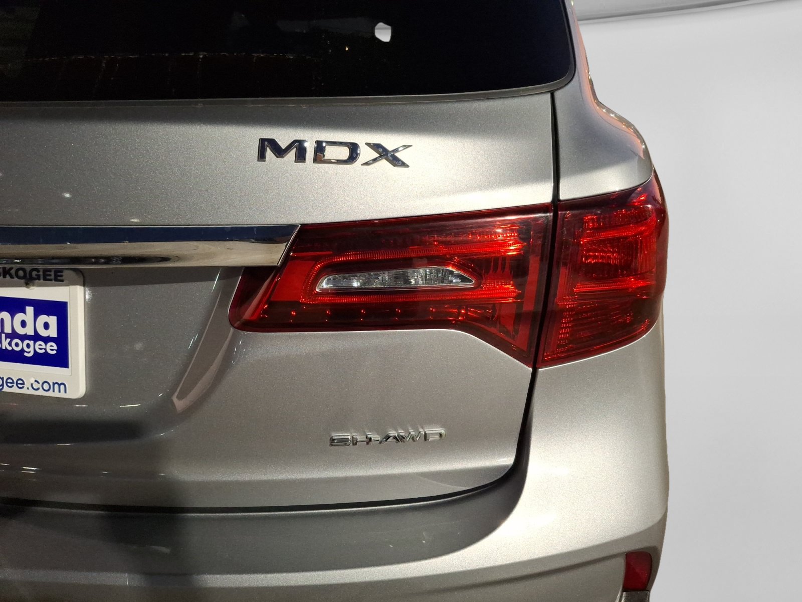 Used 2020 Acura MDX SH-AWD image 11