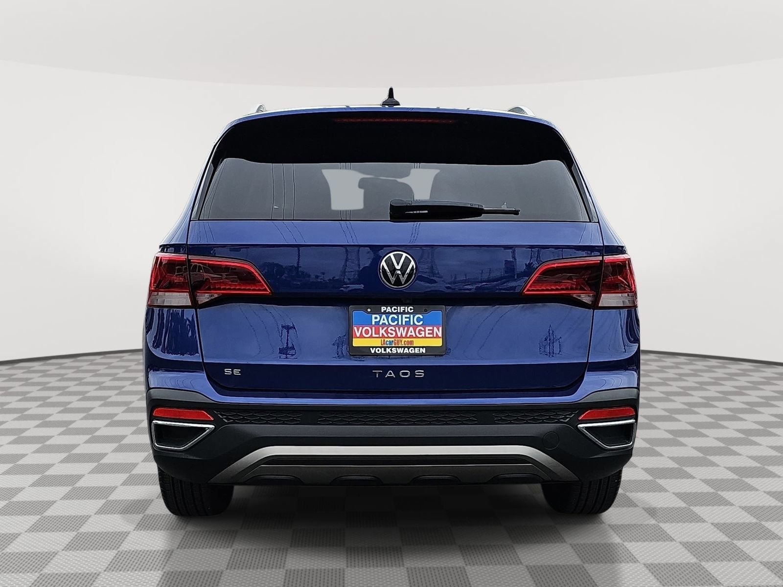 Used 2022 Volkswagen Taos SE FWD image 6