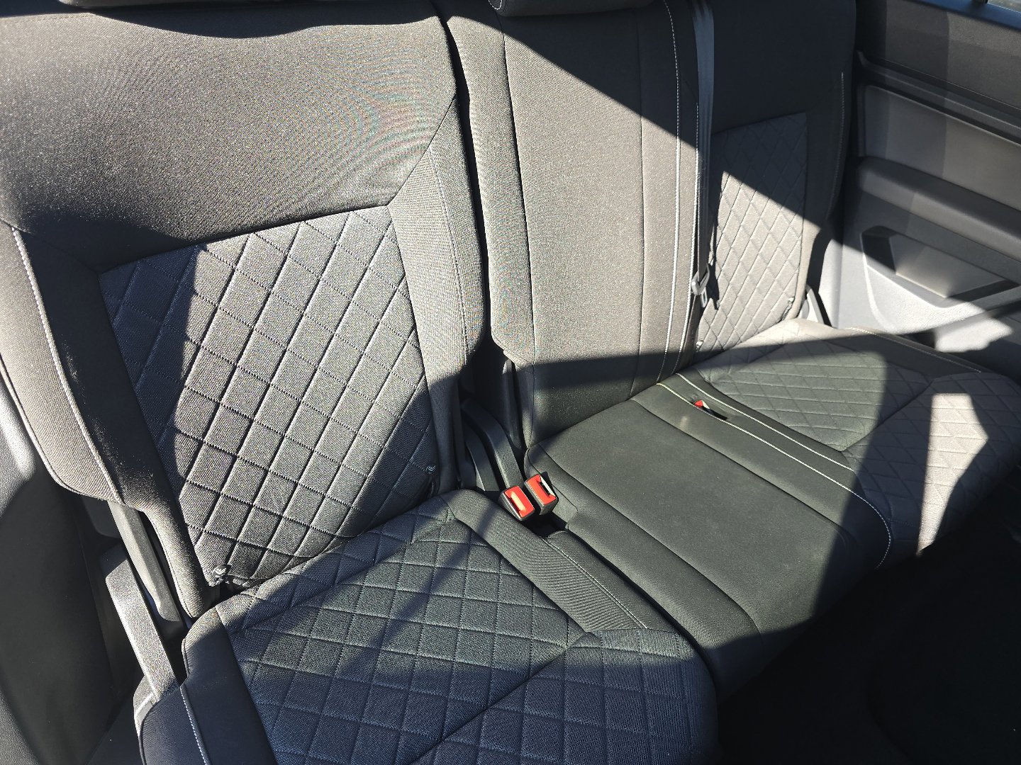 Used 2021 Volkswagen Atlas Cross Sport S image 17