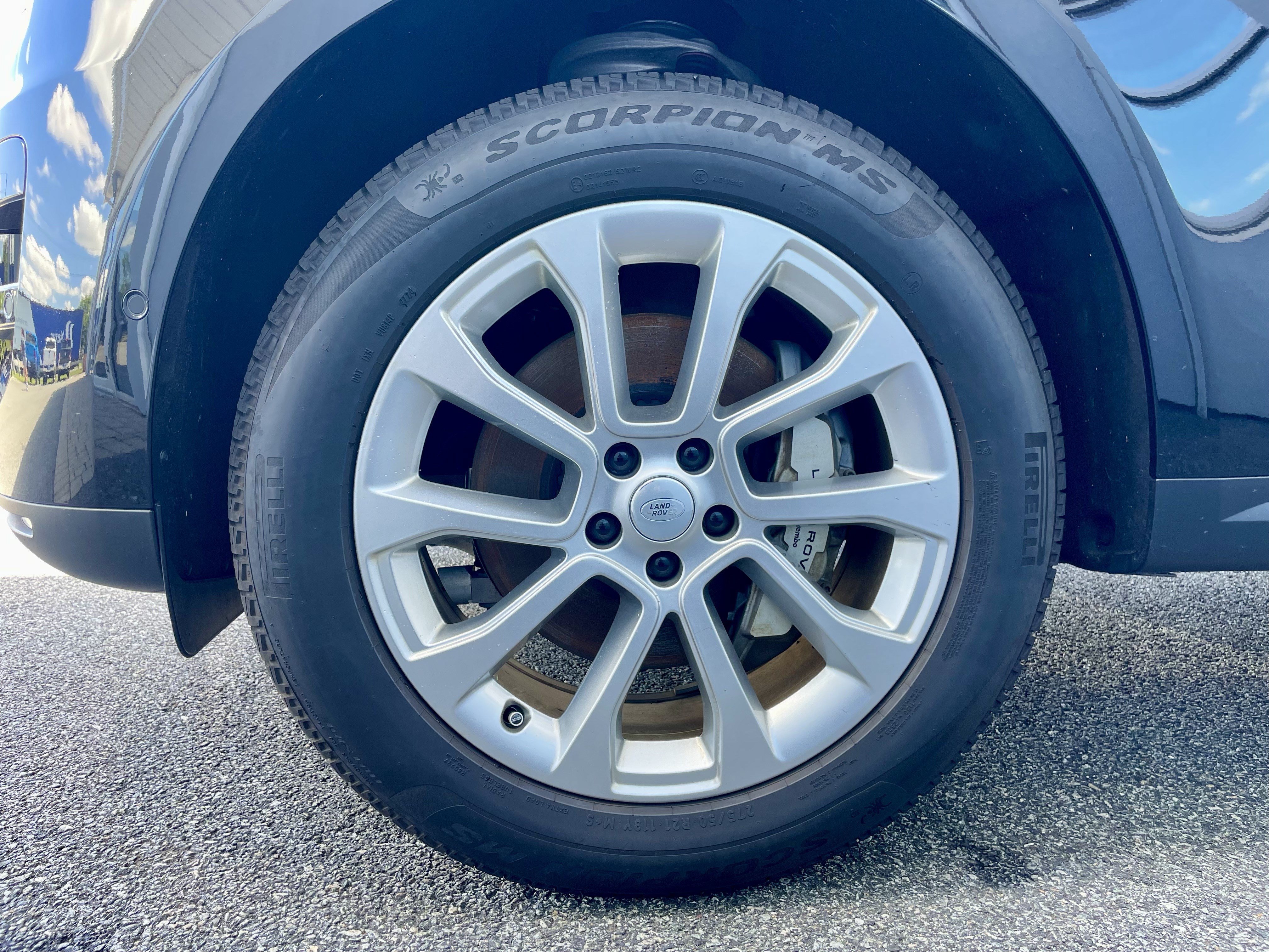 Certified 2025 Land Rover Range Rover Sport AWD/4WD image 9