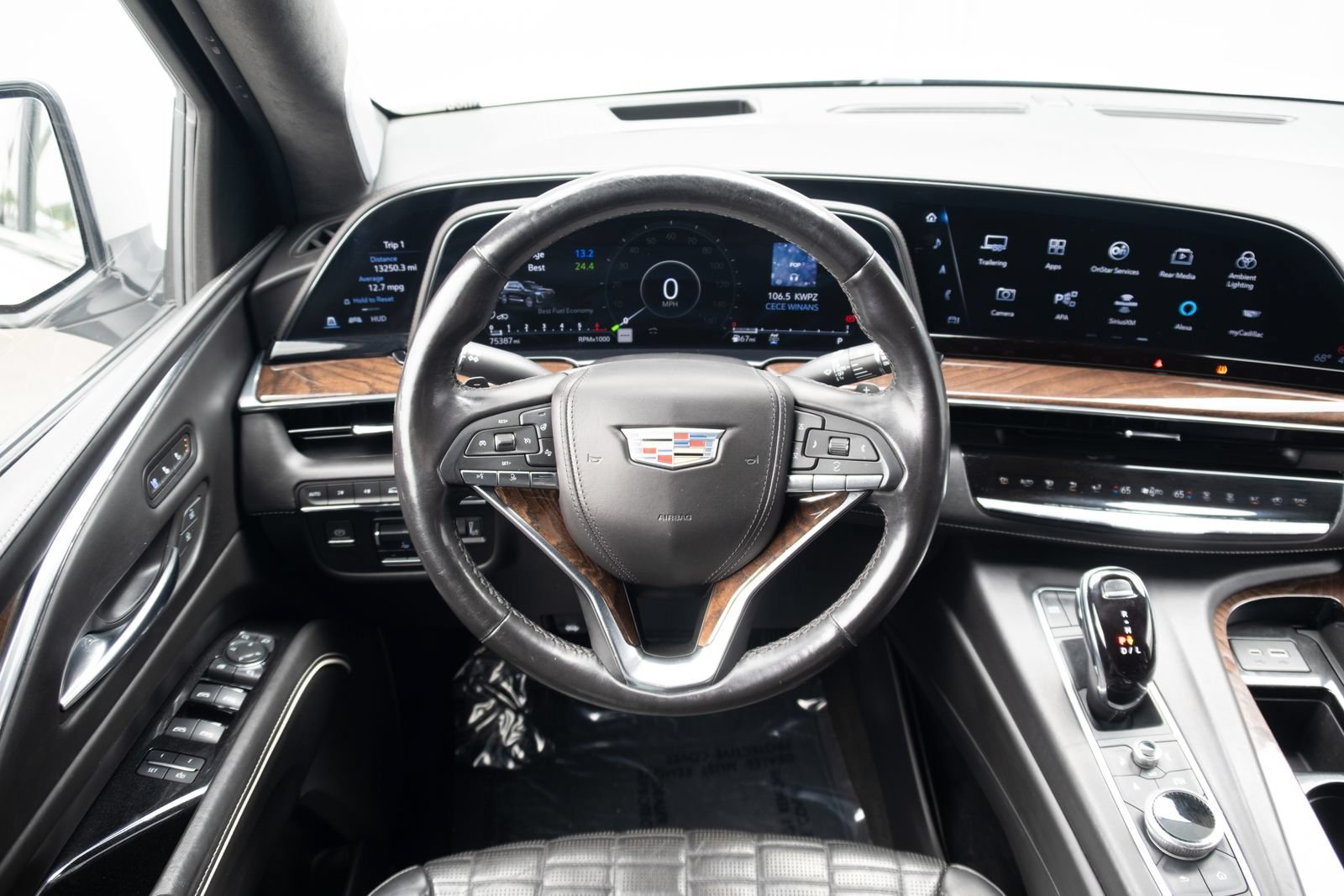 Used 2022 Cadillac Escalade Sport Platinum AWD/4WD image 2