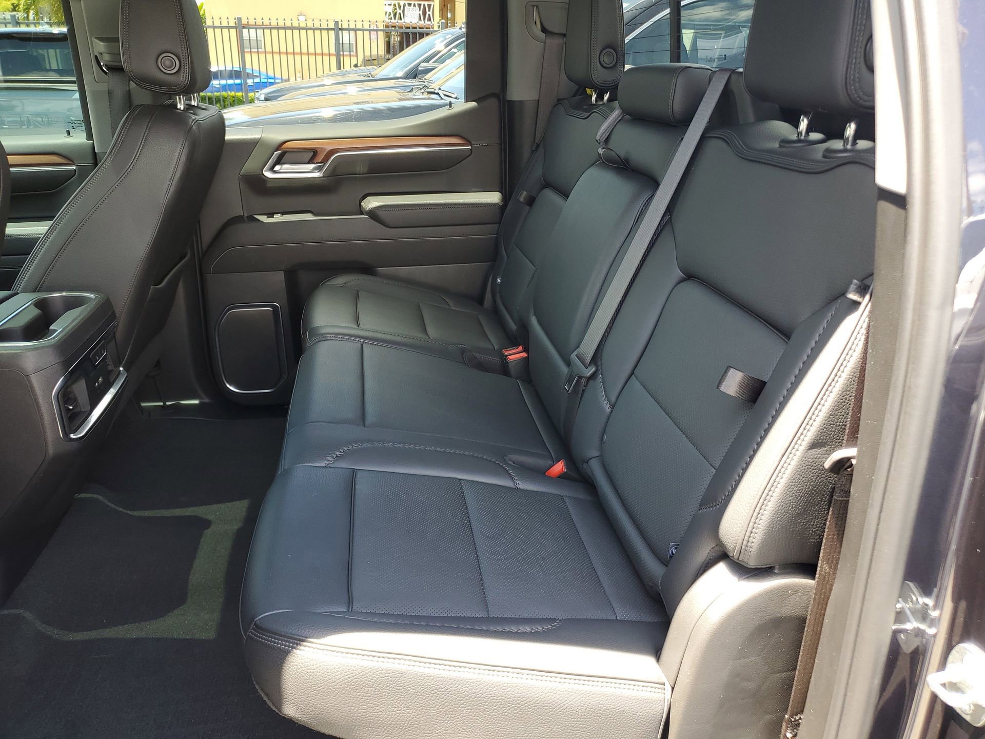 Used 2023 GMC Sierra 1500 Denali w/ Denali Reserve Package AWD/4WD image 11