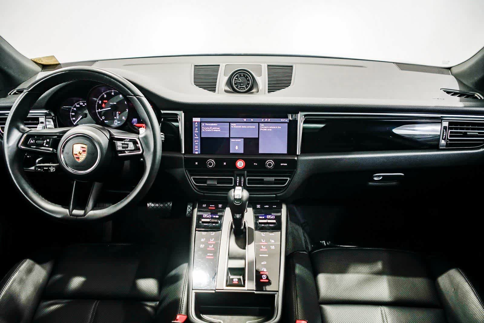 Used 2024 Porsche Macan image 12