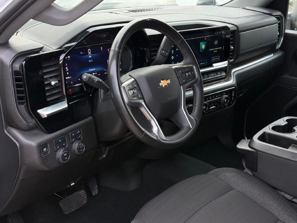 Used 2025 Chevrolet Silverado 3500 LT w/ Safety Package AWD/4WD image 7