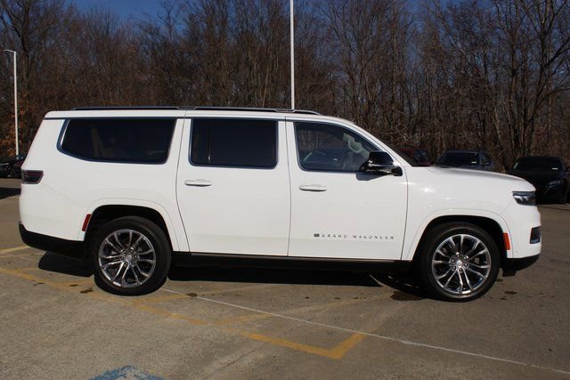 Used 2023 Jeep Grand Wagoneer L Series II w/ Premium Group II image 5