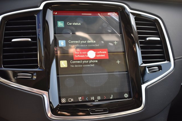 Used 2025 Volvo XC90 B6 Ultra w/ Lounge Package image 16