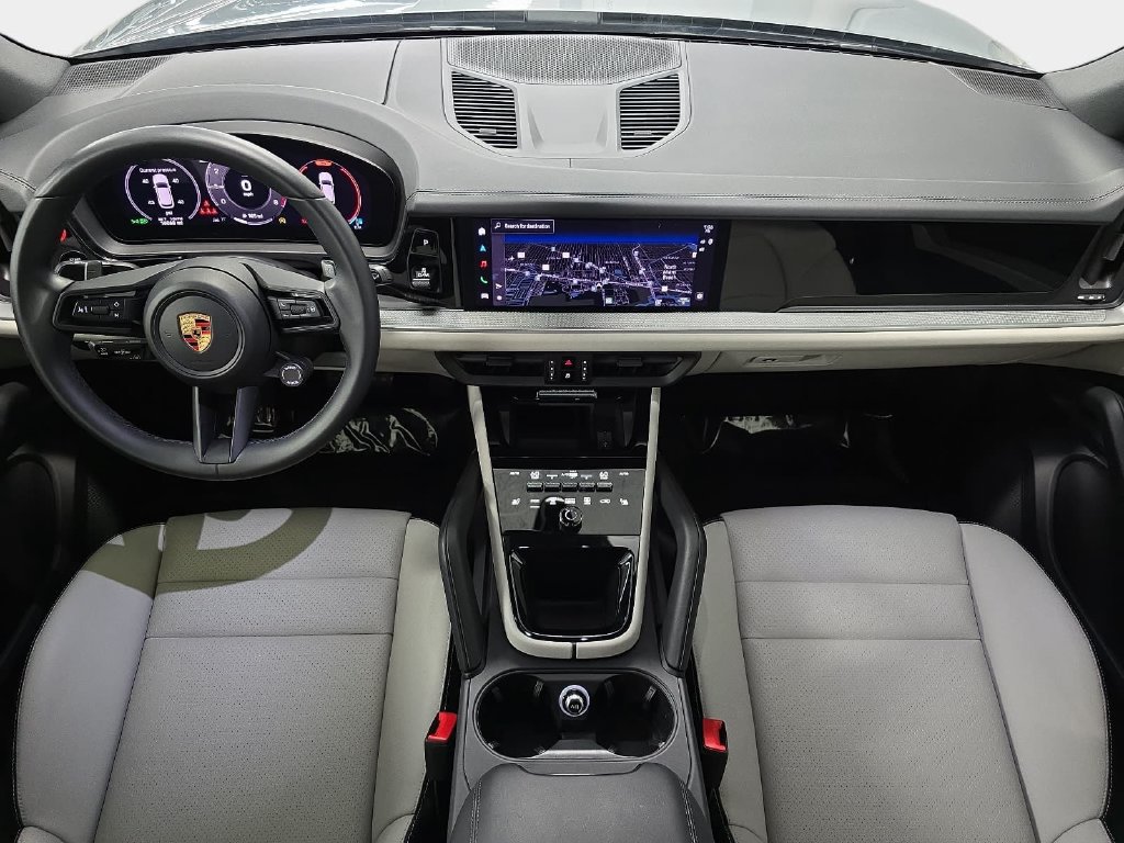 Certified 2024 Porsche Cayenne AWD/4WD image 12