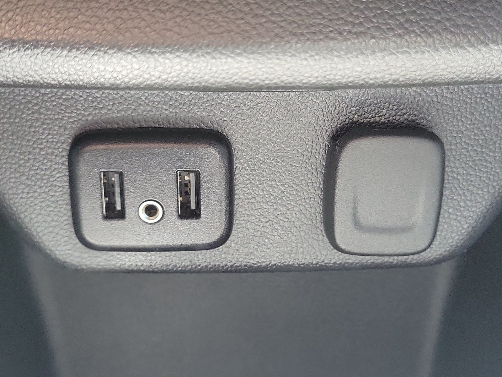 Used 2019 Chevrolet Traverse LT w/ LT Premium Package FWD image 29