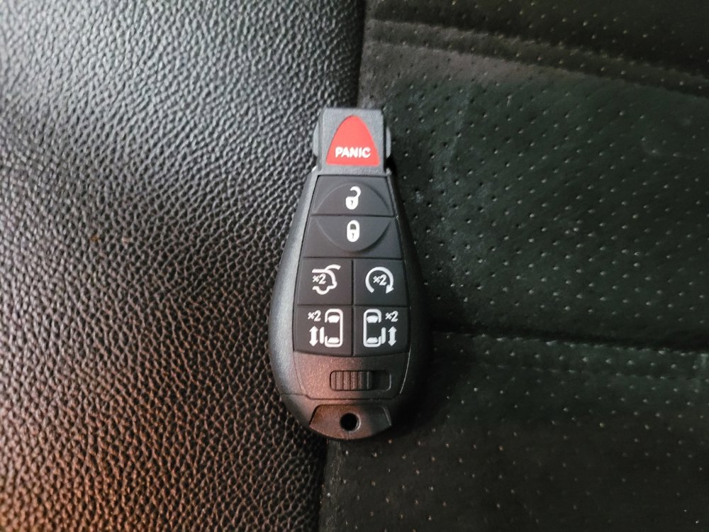 Used 2017 Dodge Grand Caravan SXT image 32