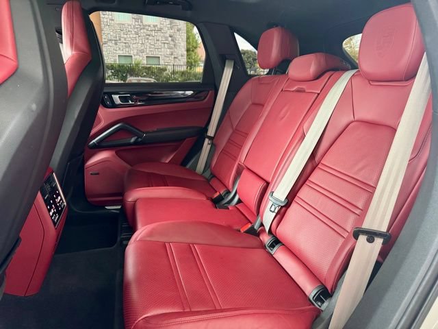 Used 2022 Porsche Cayenne Platinum Edition AWD/4WD image 22